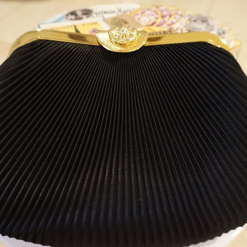 Gorgeous vintage black La Regale evening bag
